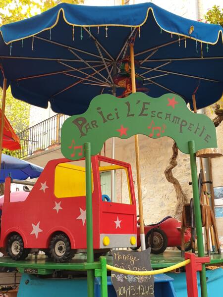 le manège à pédales de Par ici L'Escampette en duo musique chant guitare